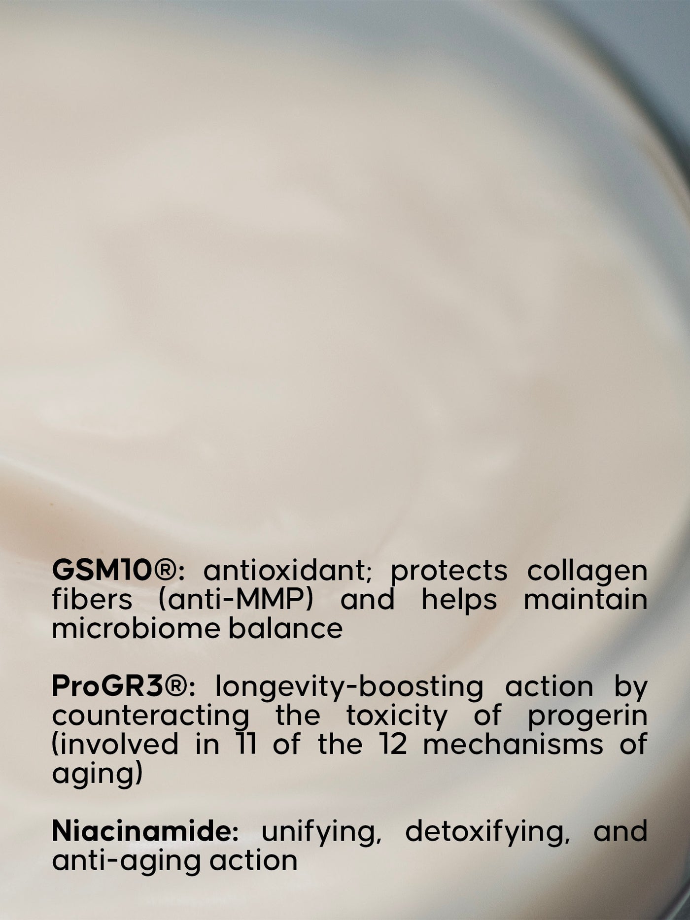 Text zu den Funktionen von GSM10, ProGR3 und Niacinamide auf einem unscharfen Hintergrund 